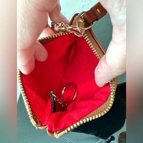 NWOT Dooney & Bourke Black Brown Pebble Leather Wristlet - Picture 4 of 4